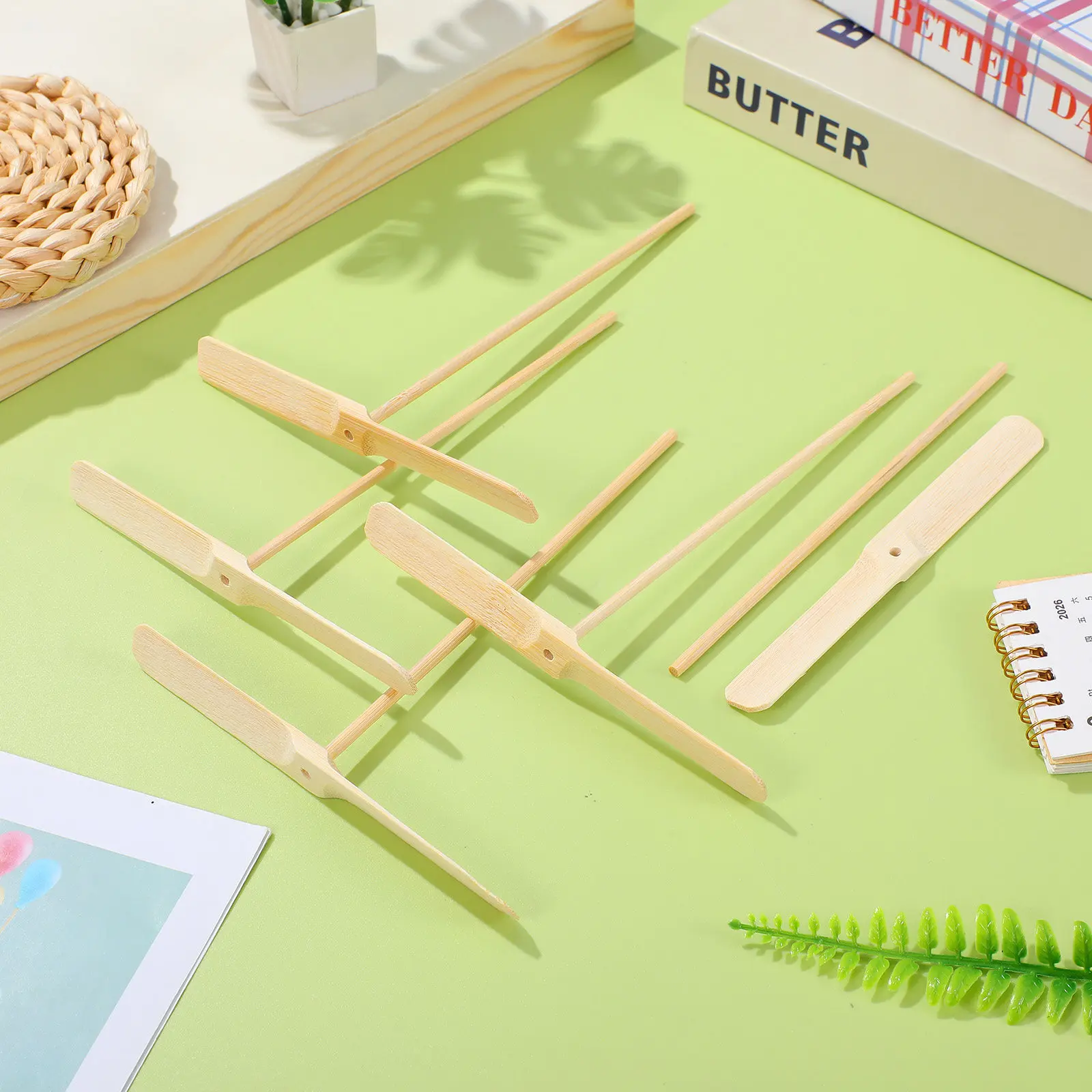 20Pcs Bamboo Dragonfly Flying Outdoor Hand Rubbing Simple Throw Catch Exercise Play Flying Toys Hand Rubbing Toys
20Pcs Bamboo Dragonfly Flying Outdoor Hand Rubbing Simple Throw Catch Exercise Play Flying Toys Hand Rubbing Toys