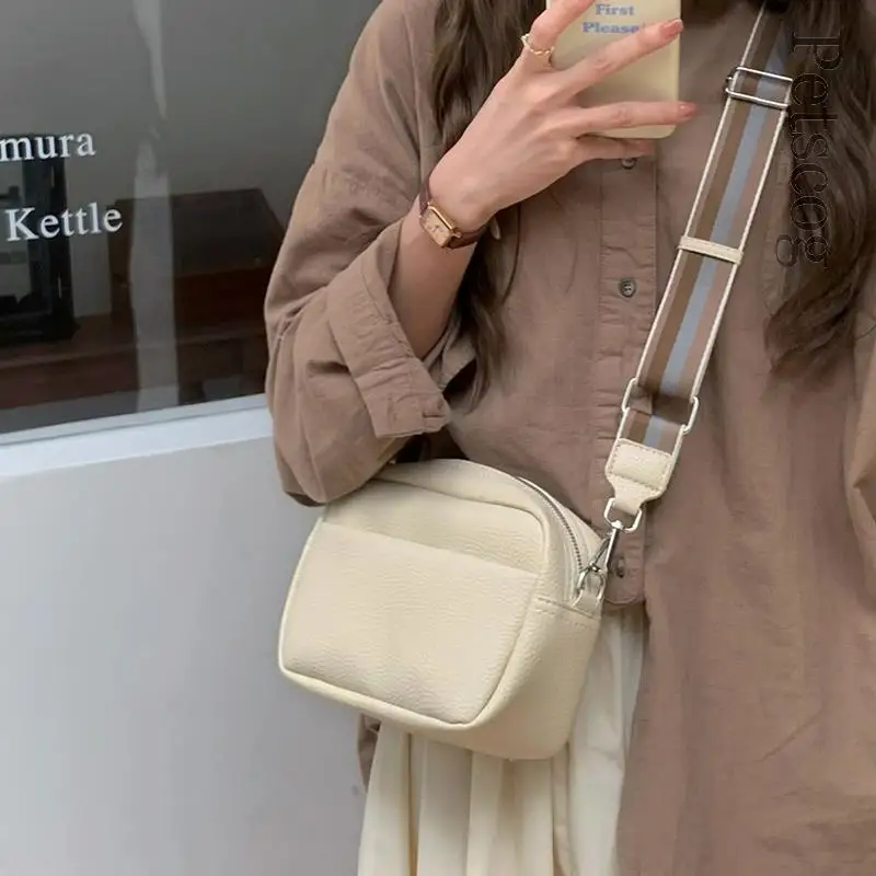 New Fashion 2023 Crossbody Bags For Women Soft Leather Wide Strap Shoulder Bag Female Vintage Square Messenger Pack Sac Bolsas
New Fashion 2023 Crossbody Bags For Women Soft Leather Wide Strap Shoulder Bag Female Vintage Square Messenger Pack Sac Bolsas