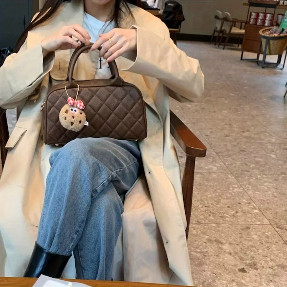 1pc autumn and winter Maillard chocolate black vintage style bowling rhombus pattern handbag cosmetic bag
1pc autumn and winter Maillard chocolate black vintage style bowling rhombus pattern handbag cosmetic bag