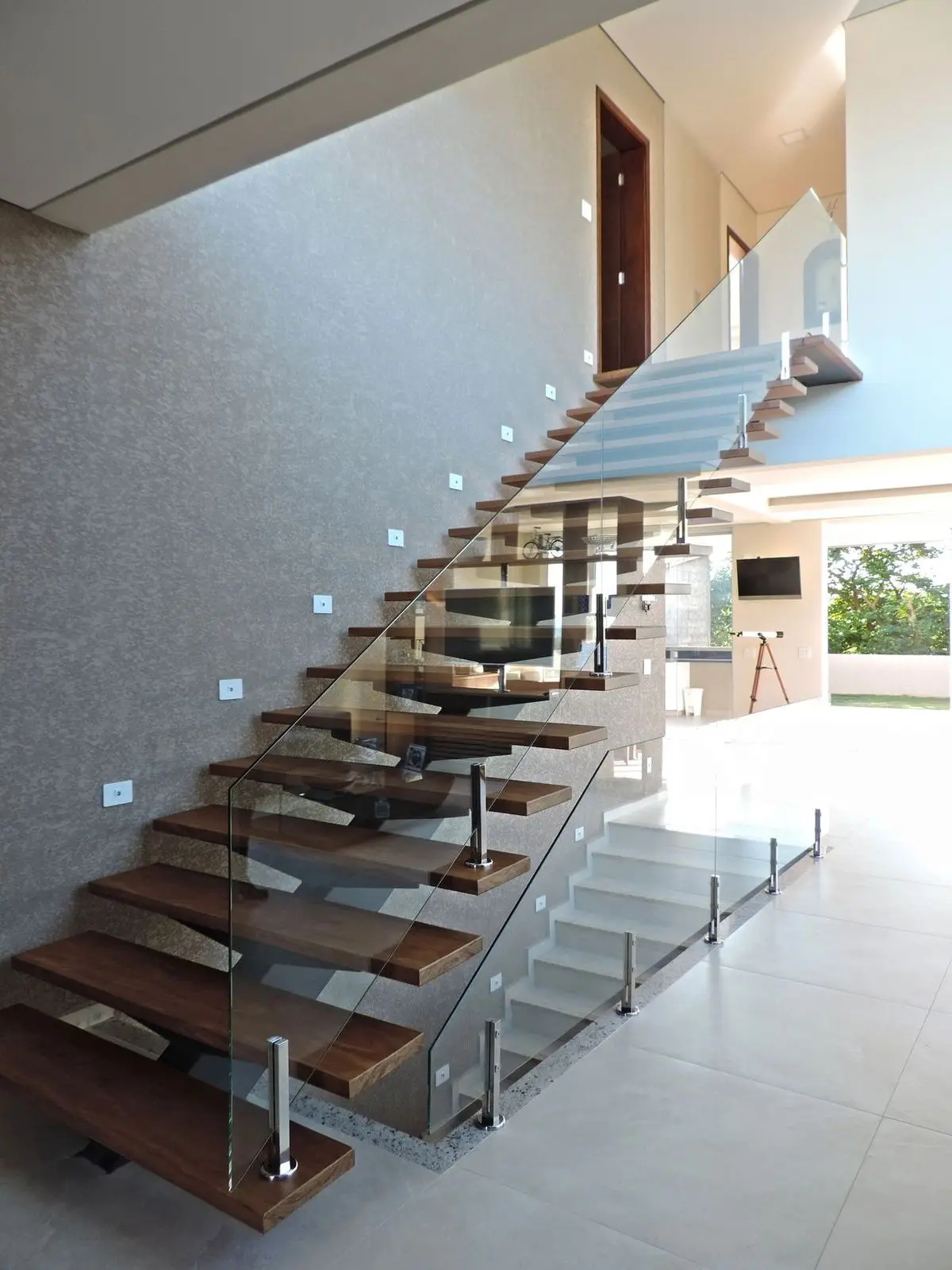 Laminated Glass Balustrade Deck Railing Swimming Pool Fencing Glass Railing Spigot and U Channel Railing for Commercial Project
Laminated Glass Balustrade Deck Railing Swimming Pool Fencing Glass Railing Spigot and U Channel Railing for Commercial Project