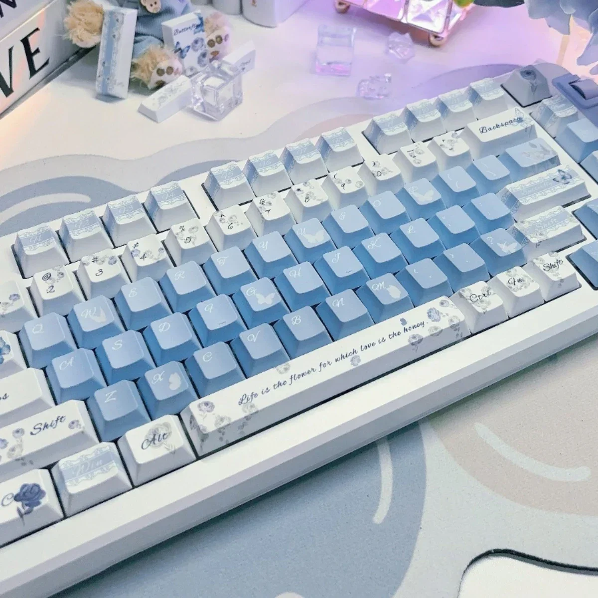 Rose butterfly language thickened material 1.6-1. 7MM full five-sided hot sublimation original height keycap
Rose butterfly language thickened material 1.6-1. 7MM full five-sided hot sublimation original height keycap
