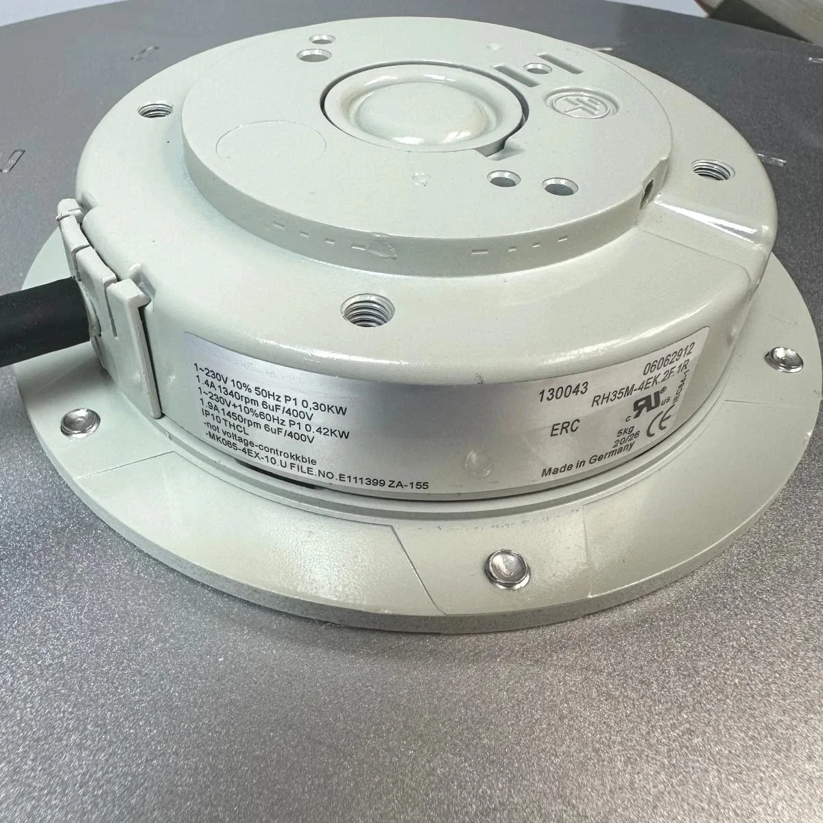 RH35M-4EK.2F.1R 230V MK085-4EK.10.U RH35V-ZIK.DC.1R RH35M-4EK.2F.1R SP R8 KIT Centrifugal Fan
RH35M-4EK.2F.1R 230V MK085-4EK.10.U RH35V-ZIK.DC.1R RH35M-4EK.2F.1R SP R8 KIT Centrifugal Fan