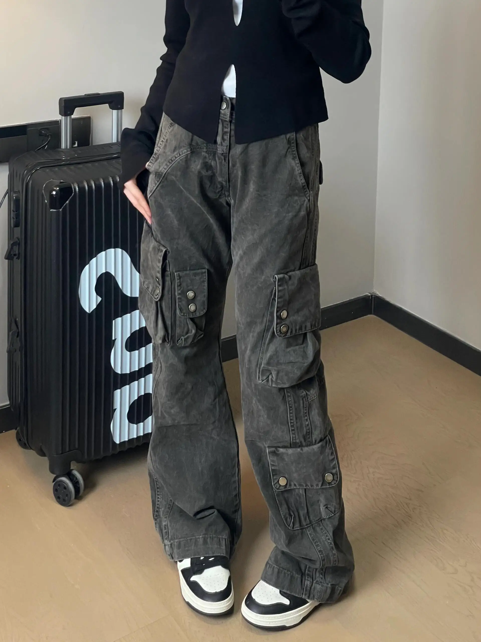American High Street Workwear Style Jeans Casual Wide Leg Floor-Length Pants Men's Women's Multi-Pocket Loose Straight Tube
American High Street Workwear Style Jeans Casual Wide Leg Floor-Length Pants Men's Women's Multi-Pocket Loose Straight Tube