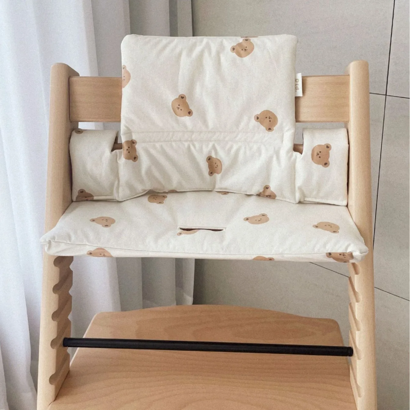 Baby Dining Chair Cushion Autumn And Winter Going Out Portable Non-Slip Integrated Cushion Baby Eating Growth Chair Accessories
Baby Dining Chair Cushion Autumn And Winter Going Out Portable Non-Slip Integrated Cushion Baby Eating Growth Chair Accessories