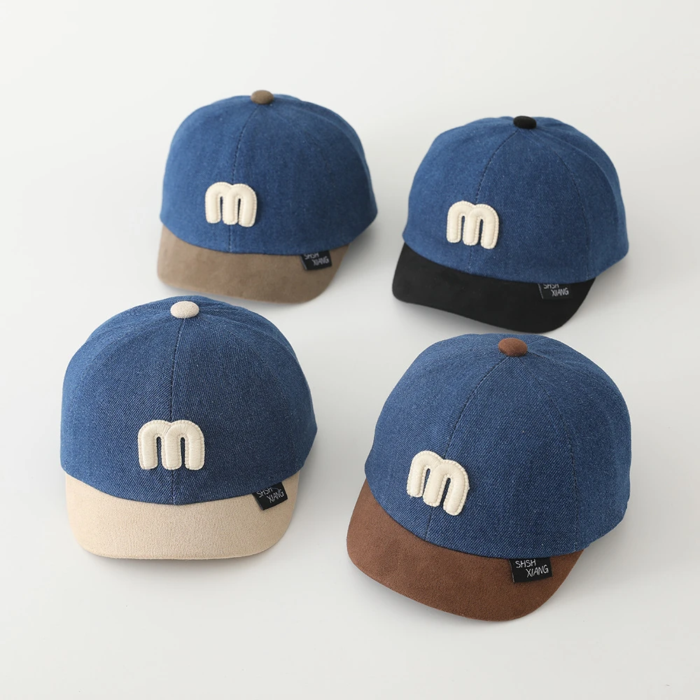 Детская бейсболка с вышивкой букв, осенняя шляпа от солнца с короткими полями для мальчиков и девочек, регулируемая повседневная кепка с утиным языком для малышей 
Детская бейсболка с вышивкой букв, осенняя шляпа от солнца с короткими полями для мальчиков и девочек, регулируемая повседневная кепка с утиным языком для малышей