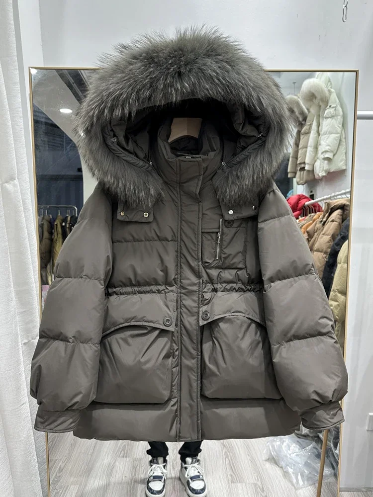 Women White Duck Down Parker Outwears Winter Warm Natural Large Fur Collar Hooded Down Jacket Female Drawstring Zipper Jackets
Women White Duck Down Parker Outwears Winter Warm Natural Large Fur Collar Hooded Down Jacket Female Drawstring Zipper Jackets