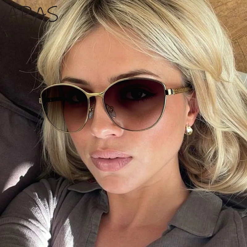 Oversized Cat Eye Sunglasses Women 2025 Luxury Fashion Sexy Outdoor Sun Glasses Punk Metal Frame Shades UV400 Protection Eyewear
Oversized Cat Eye Sunglasses Women 2025 Luxury Fashion Sexy Outdoor Sun Glasses Punk Metal Frame Shades UV400 Protection Eyewear