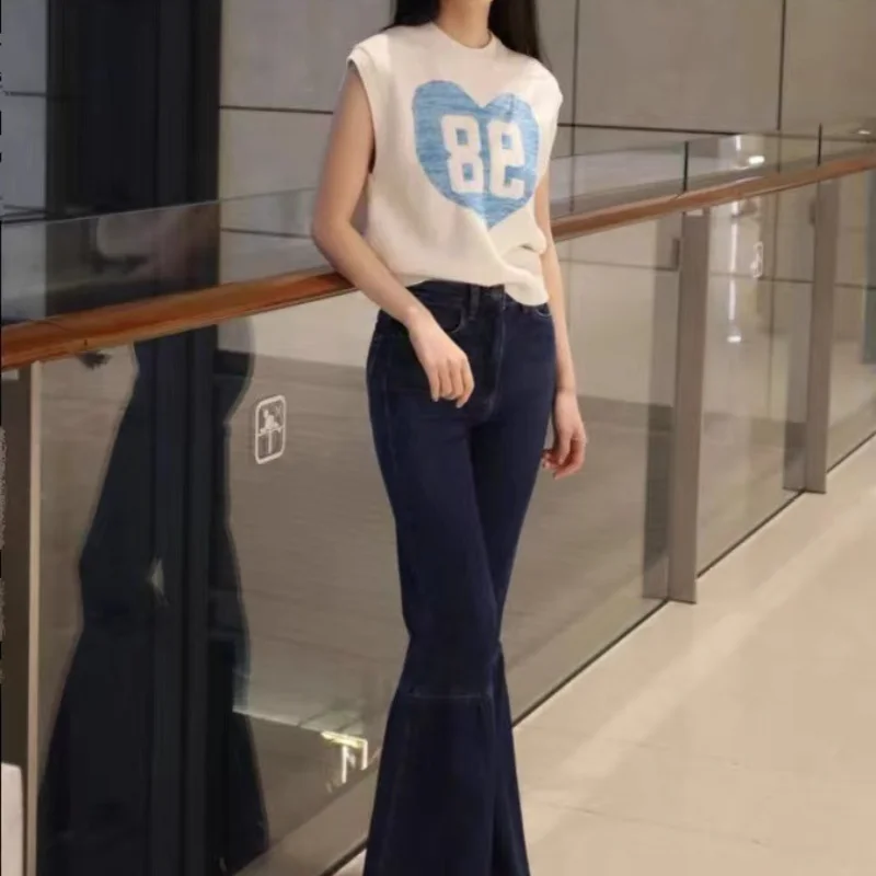 Luxury clothes women Sleeveless layered vest retro letter jacquard round neck top knitted top French single 2024 new model
Luxury clothes women Sleeveless layered vest retro letter jacquard round neck top knitted top French single 2024 new model