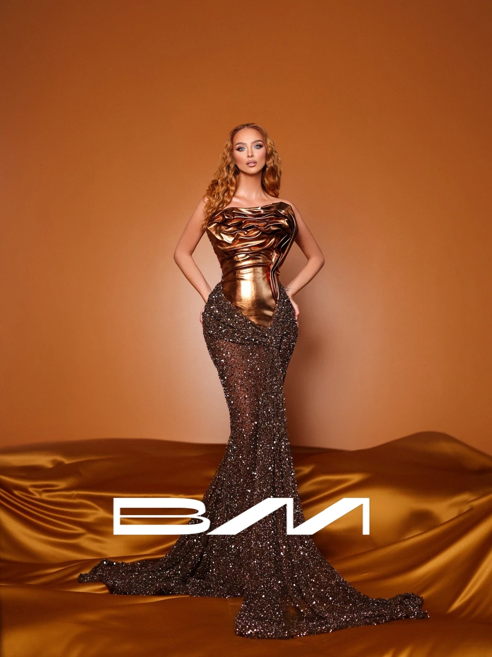 Brown Metallic Ruched Top Evening Dress Chic Dazzling Mermaid Prom Gown Customized Fashionable Strapless Women Party Wear
Brown Metallic Ruched Top Evening Dress Chic Dazzling Mermaid Prom Gown Customized Fashionable Strapless Women Party Wear