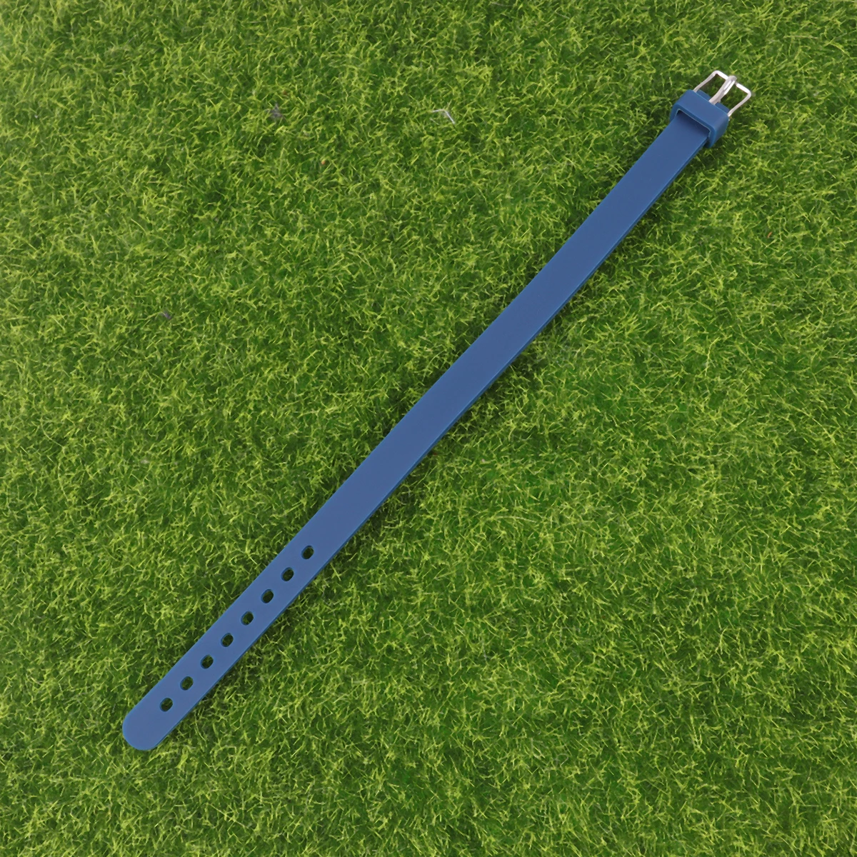 Dark Blue Silicone Wristband Durable Eco Friendly Bracelet for Children Group Game Playing and Party Accessories
Dark Blue Silicone Wristband Durable Eco Friendly Bracelet for Children Group Game Playing and Party Accessories