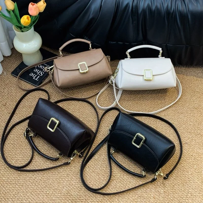 High End Minimalist Diaper Bag Ladies Leather Messenger Bag Casual Simple Trendy Letter Logo Crossbody Purse
High End Minimalist Diaper Bag Ladies Leather Messenger Bag Casual Simple Trendy Letter Logo Crossbody Purse
