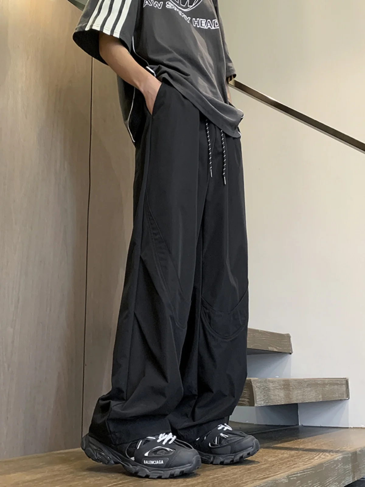 Men's Summer New Sle Qui Dry Thin Paratrooper Pants Deconstructed Splicing Cool Loose Casual Long Trousers Breathable
Men's Summer New Sle Qui Dry Thin Paratrooper Pants Deconstructed Splicing Cool Loose Casual Long Trousers Breathable