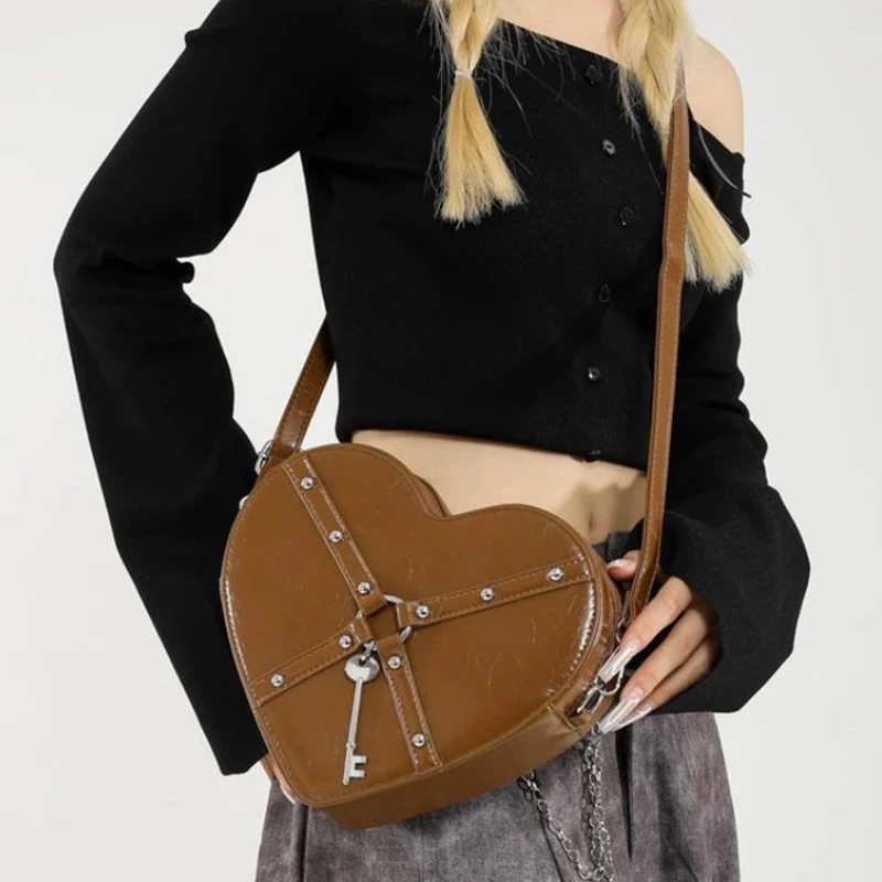 Richme Y2K Women Bags Fashion Heart Shaped Motorcycle Rivet Backpacks Individuality Luxury Designer Crossbody Bolso Mujer
Richme Y2K Women Bags Fashion Heart Shaped Motorcycle Rivet Backpacks Individuality Luxury Designer Crossbody Bolso Mujer
