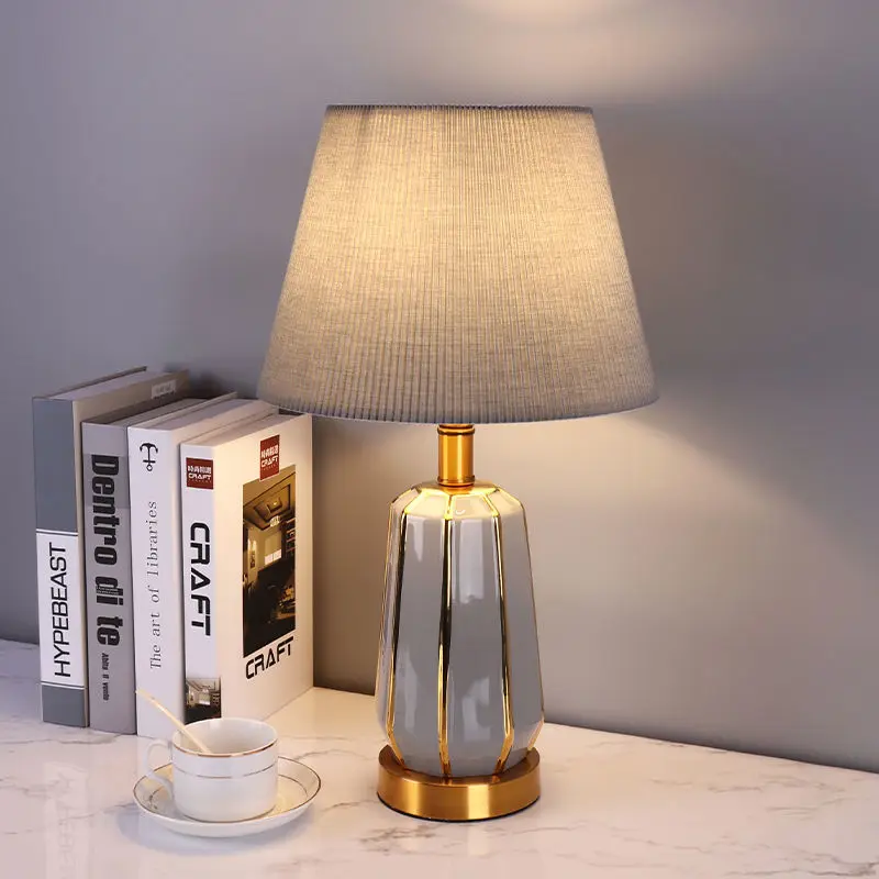 Modern light luxury desk lamp Nordic bedroom bedside lamp Simple and warm ceramic pleated master bedroom bedside table Typhoon
Modern light luxury desk lamp Nordic bedroom bedside lamp Simple and warm ceramic pleated master bedroom bedside table Typhoon