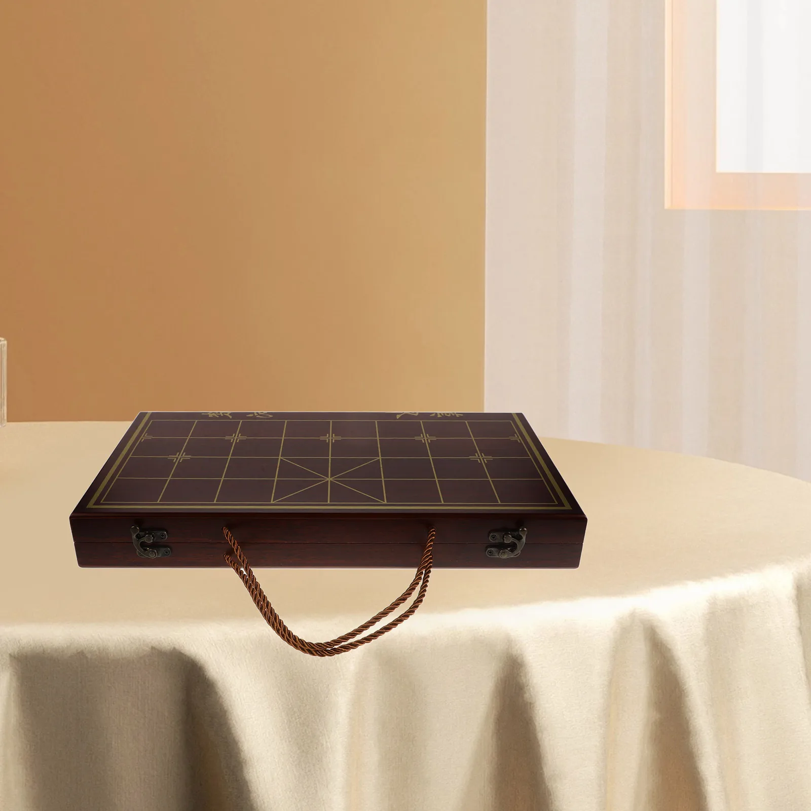 1 портативный деревянный Xiangqi китайский ящик для хранения двойного назначения, доска, удобный для путешествий, портативный дизайн для взрослых, традиционные шахматы 
1 портативный деревянный Xiangqi китайский ящик для хранения двойного назначения, доска, удобный для путешествий, портативный дизайн для взрослых, традиционные шахматы