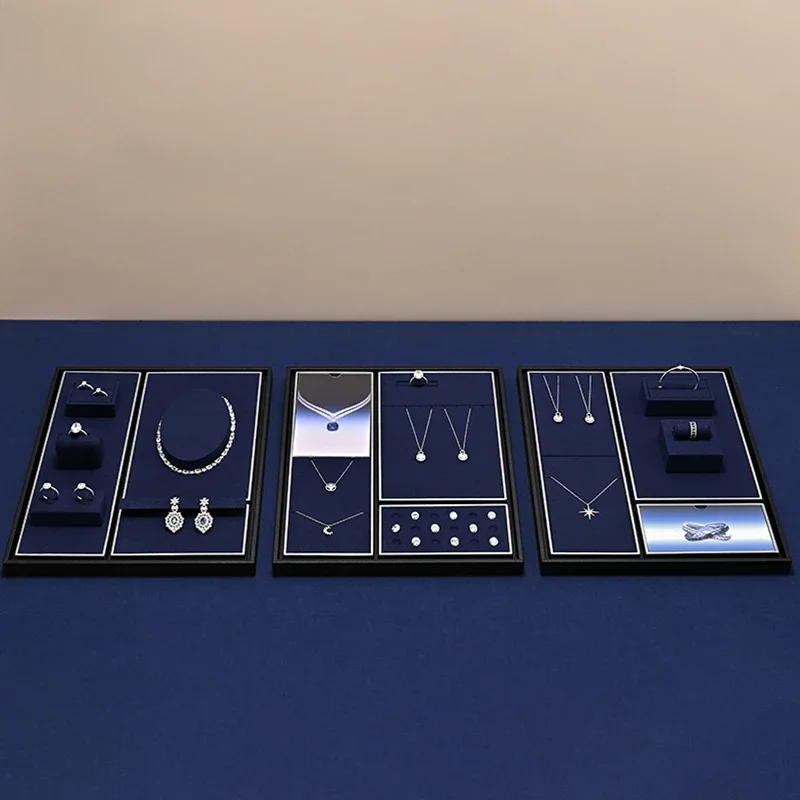 Легкая роскошная металлическая витрина для ювелирных изделий из микрофибры, высококачественное кольцо, ожерелье, кулон, реквизит для демонстрации ювелирных изделий 
Легкая роскошная металлическая витрина для ювелирных изделий из микрофибры, высококачественное кольцо, ожерелье, кулон, реквизит для демонстрации ювелирных изделий
