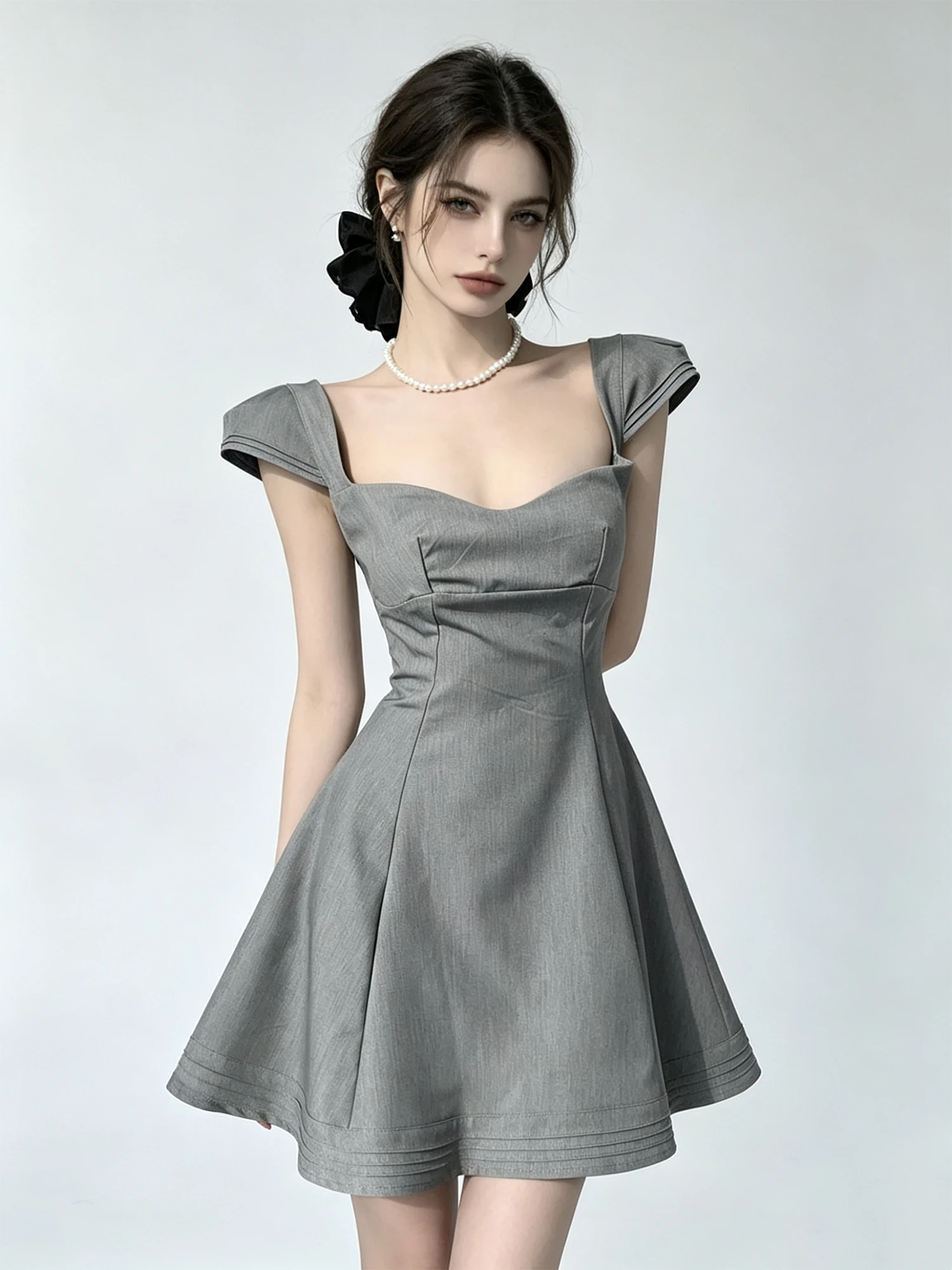 Women's Grey Mini Sleeveless Dress Stylish French Square Collar A-Line Dress Vintage Elegant One Piece Frocks for Women Summer
Women's Grey Mini Sleeveless Dress Stylish French Square Collar A-Line Dress Vintage Elegant One Piece Frocks for Women Summer