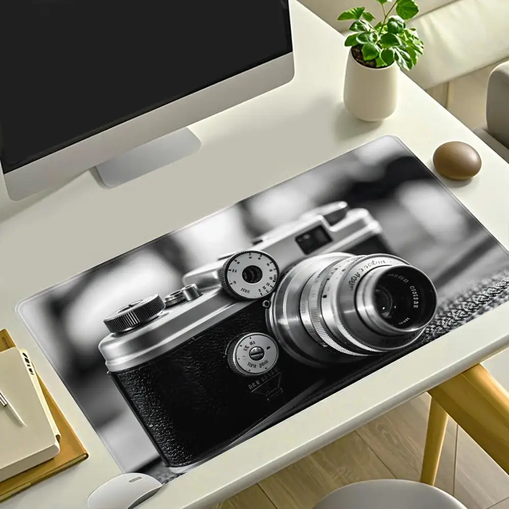 Design de câmera retro mouse pad grande computador escritório jogo tapetes de mesa de borracha antiderrapante teclado mousepads
Design de câmera retro mouse pad grande computador escritório jogo tapetes de mesa de borracha antiderrapante teclado mousepads