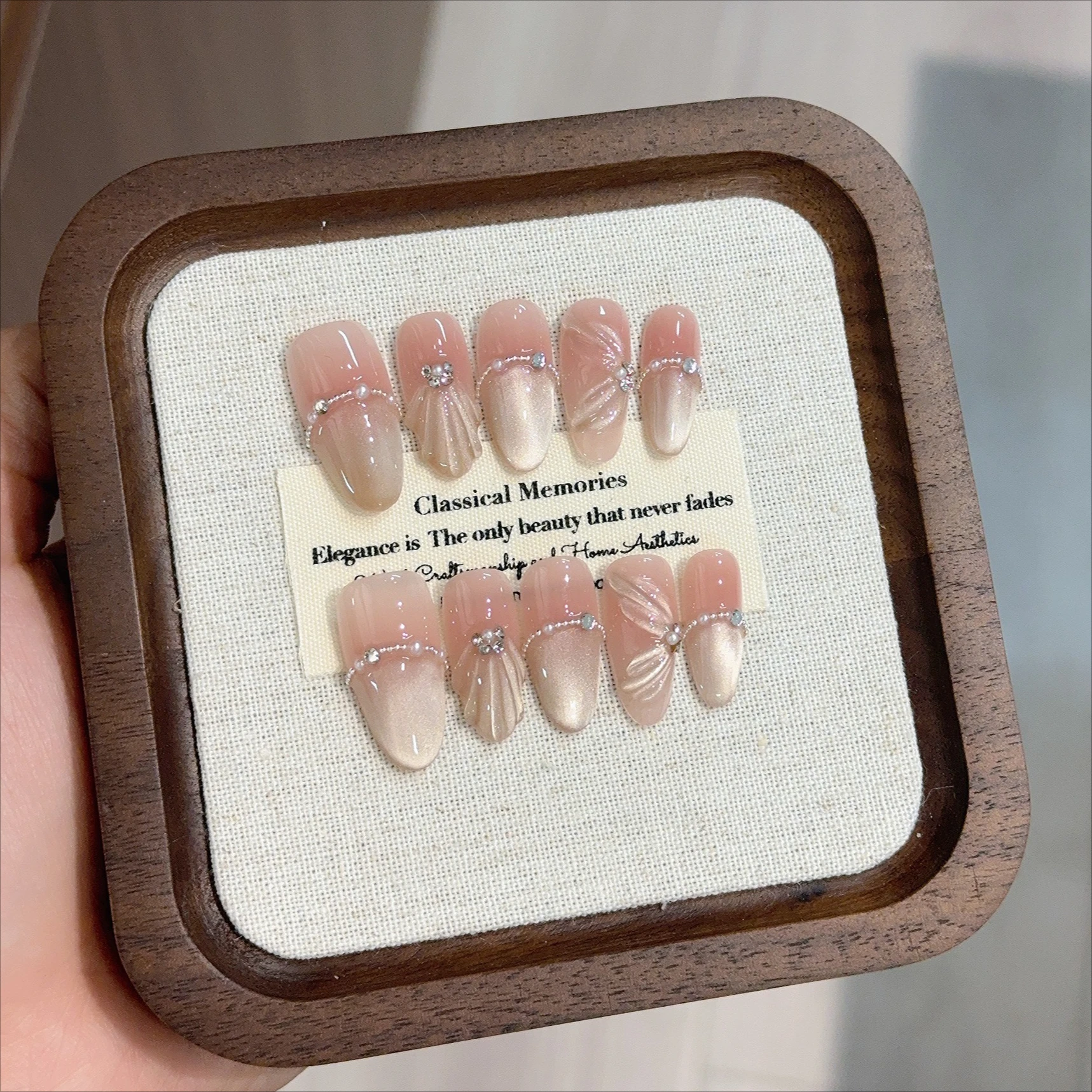 10Pcs Crystal Cat Eye Fake Nails 3D Diamond Pearl Press on Nails Full Cover Mermaid Shell Nail Sweet French Bowknot False Nails
10Pcs Crystal Cat Eye Fake Nails 3D Diamond Pearl Press on Nails Full Cover Mermaid Shell Nail Sweet French Bowknot False Nails