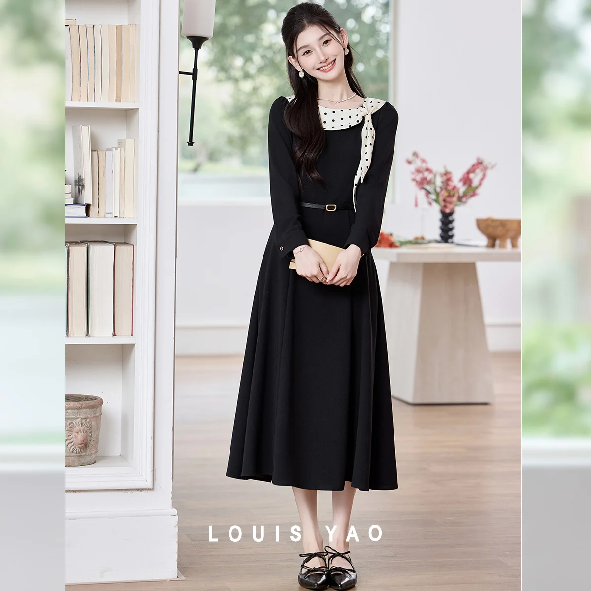 LOUIS YAO French Romantic Black Women's Dress 2026 Spring Slim-Fit Figure-Flattering Crew Neck Long-Sleeve Maxi Dress
LOUIS YAO French Romantic Black Women's Dress 2026 Spring Slim-Fit Figure-Flattering Crew Neck Long-Sleeve Maxi Dress