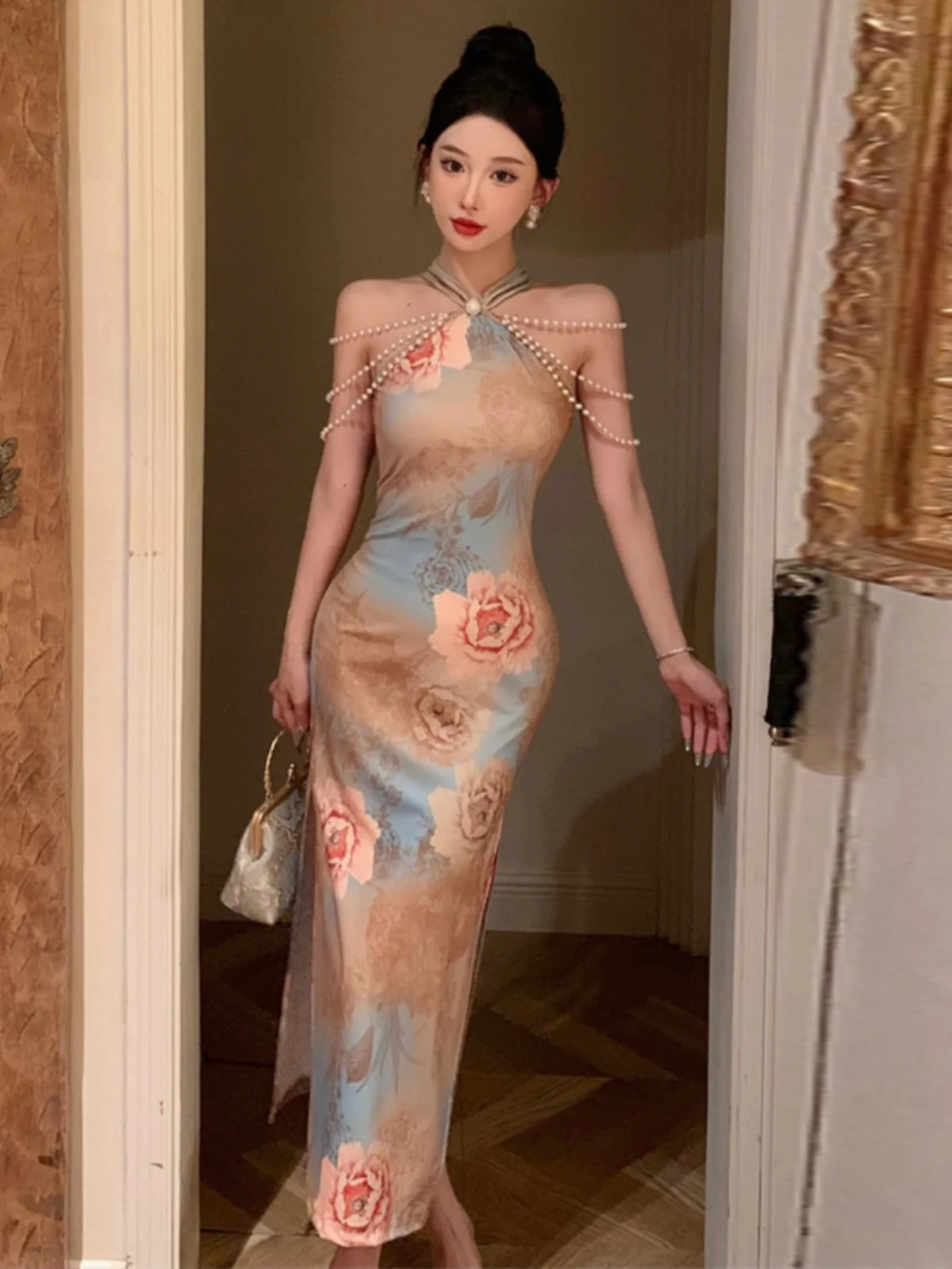 Ele Faionable Long Sve ort Dr Pearl Nelace Modified Qipao Dr Open Split Slimming Waist Design
Ele Faionable Long Sve ort Dr Pearl Nelace Modified Qipao Dr Open Split Slimming Waist Design