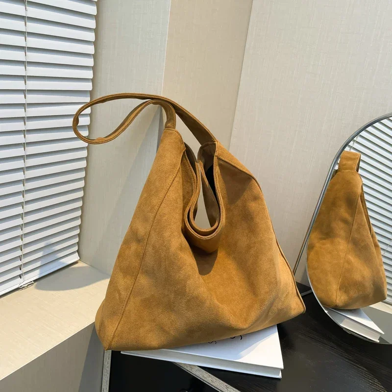 Large Capacity Tote Bag Simple 2024 Autumn and Winter New Versatile and Fashionable Commuting Bag for Women Un Sac Épaule
Large Capacity Tote Bag Simple 2024 Autumn and Winter New Versatile and Fashionable Commuting Bag for Women Un Sac Épaule