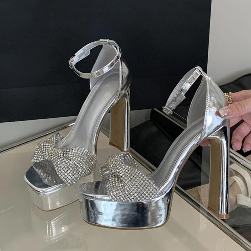 Liyke Fashion Design Pleated Crystal Rhinestone PVC Women 13CM High Heels Platform Sandals Elegant Square Toe Wedding Prom Shoes
Liyke Fashion Design Pleated Crystal Rhinestone PVC Women 13CM High Heels Platform Sandals Elegant Square Toe Wedding Prom Shoes