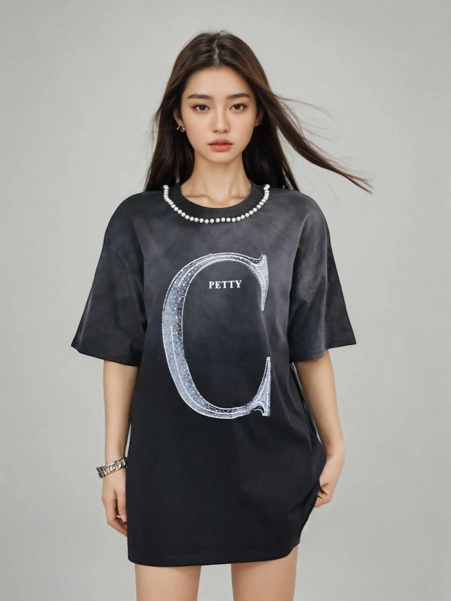 Повседневная женская футболка с круглым вырезом, оригинальный дизайн в стиле кино, свободный крой, черная, из смесового хлопка и полиэстера, с коротким рукавом и принтом
Повседневная женская футболка с круглым вырезом, оригинальный дизайн в стиле кино, свободный крой, черная, из смесового хлопка и полиэстера, с коротким рукавом и принтом