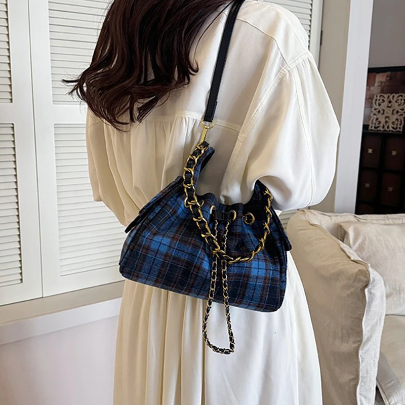 Retro Hobo Plaid Bucket Bag,Large Capacity Drawstring Shoulder Crossbody Handbag,Detachable Chain Strap,Trendy Versatile Commute
Retro Hobo Plaid Bucket Bag,Large Capacity Drawstring Shoulder Crossbody Handbag,Detachable Chain Strap,Trendy Versatile Commute