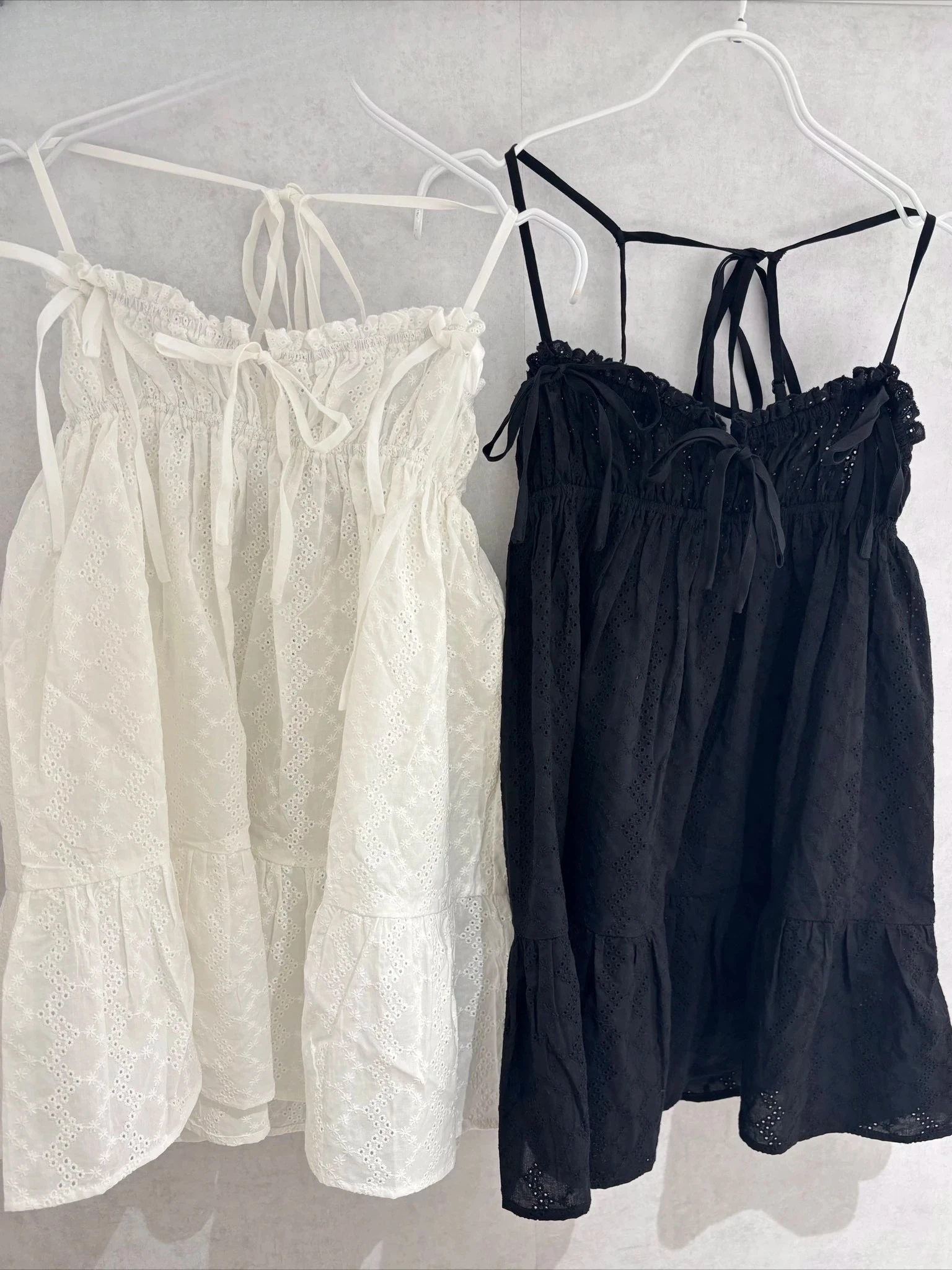 Japanese Sweet Girls Cotton Hollow Embroidered Thin Shoulder Strap Sleeveless Top Solid Color Slim Fit Versatile Suspender Vest
Japanese Sweet Girls Cotton Hollow Embroidered Thin Shoulder Strap Sleeveless Top Solid Color Slim Fit Versatile Suspender Vest