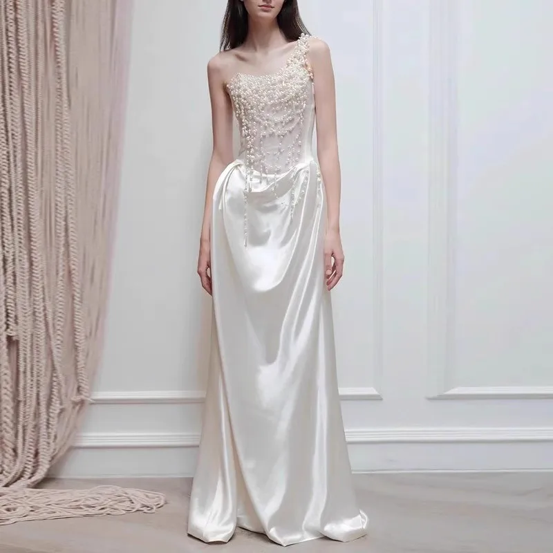 A new niche satin tulle dress for coming-of-age banquets and birthday parties
A new niche satin tulle dress for coming-of-age banquets and birthday parties