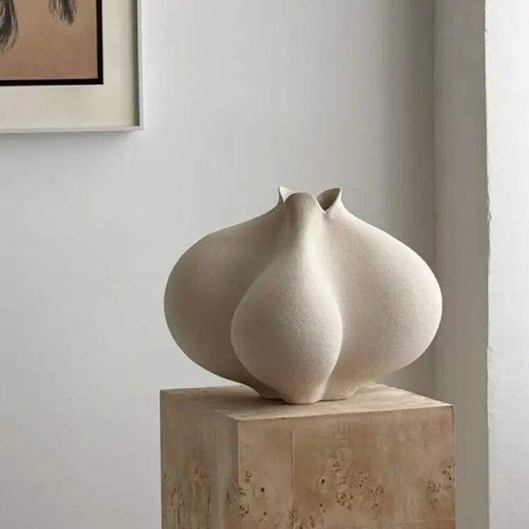 Nordic Cream Wind Large Vase Ornament Hotel B & B Living Room Study Dining Table Home Premium Art Flower Ware
Nordic Cream Wind Large Vase Ornament Hotel B & B Living Room Study Dining Table Home Premium Art Flower Ware