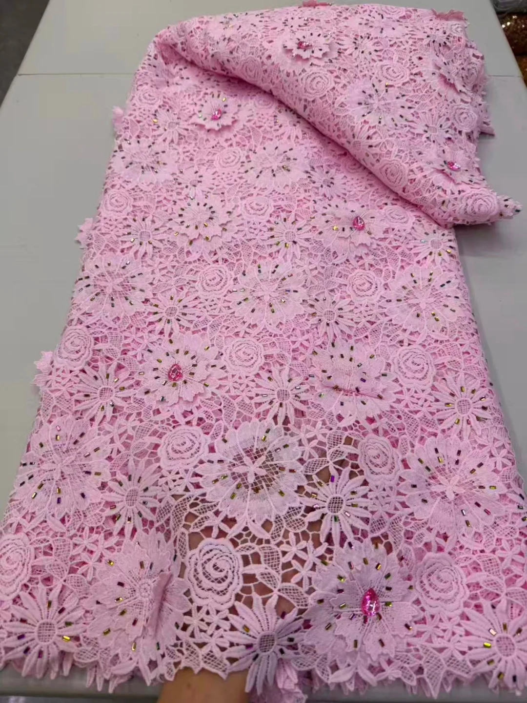 Nigerian Cord Guipure Lace Fabric 2026 High Quality with Big Stones Water Soluble African Lace Fabric Wedding Dress for Sewing
Nigerian Cord Guipure Lace Fabric 2026 High Quality with Big Stones Water Soluble African Lace Fabric Wedding Dress for Sewing