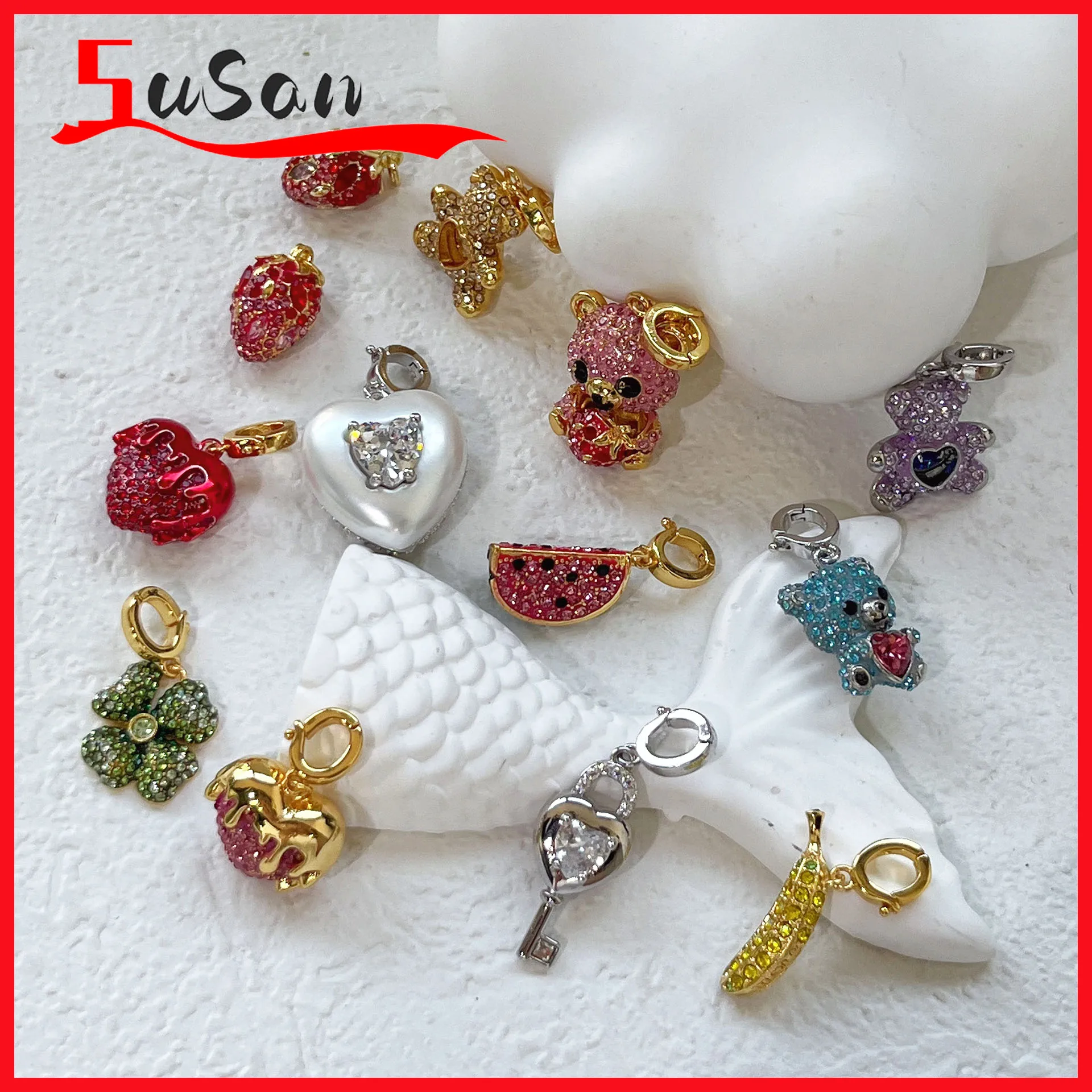 Strawberry Love New Jewelry Combination Pendant Chain High Quality Shining Gold Bracelet Necklace Jewelry Parties Gifts Women
Strawberry Love New Jewelry Combination Pendant Chain High Quality Shining Gold Bracelet Necklace Jewelry Parties Gifts Women
