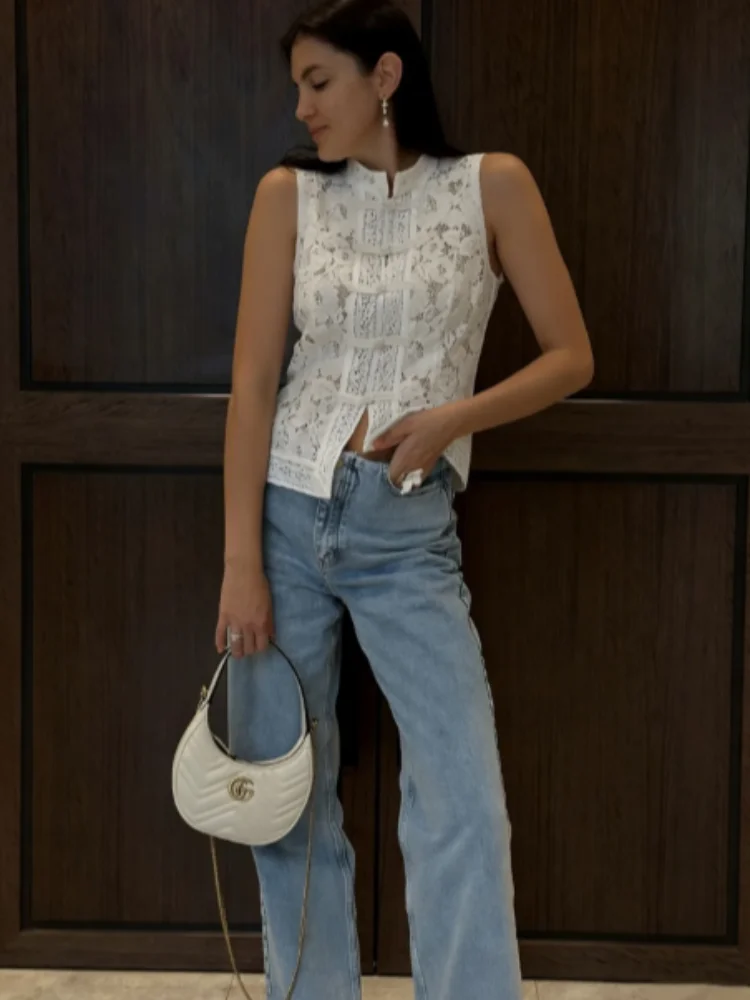 Lace Slim-fitting Shirt Elegant Women Fashionable Crochet Stand Collar Sleeveless Top 2026 Summer Commuting Daily Wear Tops
Lace Slim-fitting Shirt Elegant Women Fashionable Crochet Stand Collar Sleeveless Top 2026 Summer Commuting Daily Wear Tops