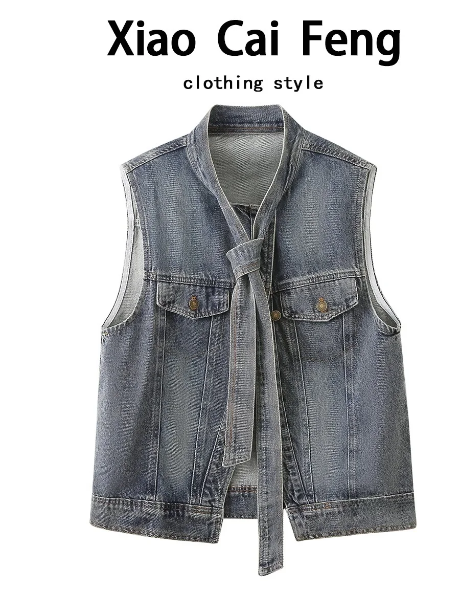 Unique Design Sensation Summer Commute Loose Women's Denim Vest Sleeveless Jacket Stylish Trendy V-Neck Cotton Blend Outerwear
Unique Design Sensation Summer Commute Loose Women's Denim Vest Sleeveless Jacket Stylish Trendy V-Neck Cotton Blend Outerwear