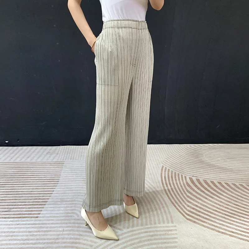 Miyake Pleated Straight-Leg Pants Women 2026 Spring New Casual Trousers Loose Fit Plus Size High-Waisted Stretch Pants Women
Miyake Pleated Straight-Leg Pants Women 2026 Spring New Casual Trousers Loose Fit Plus Size High-Waisted Stretch Pants Women