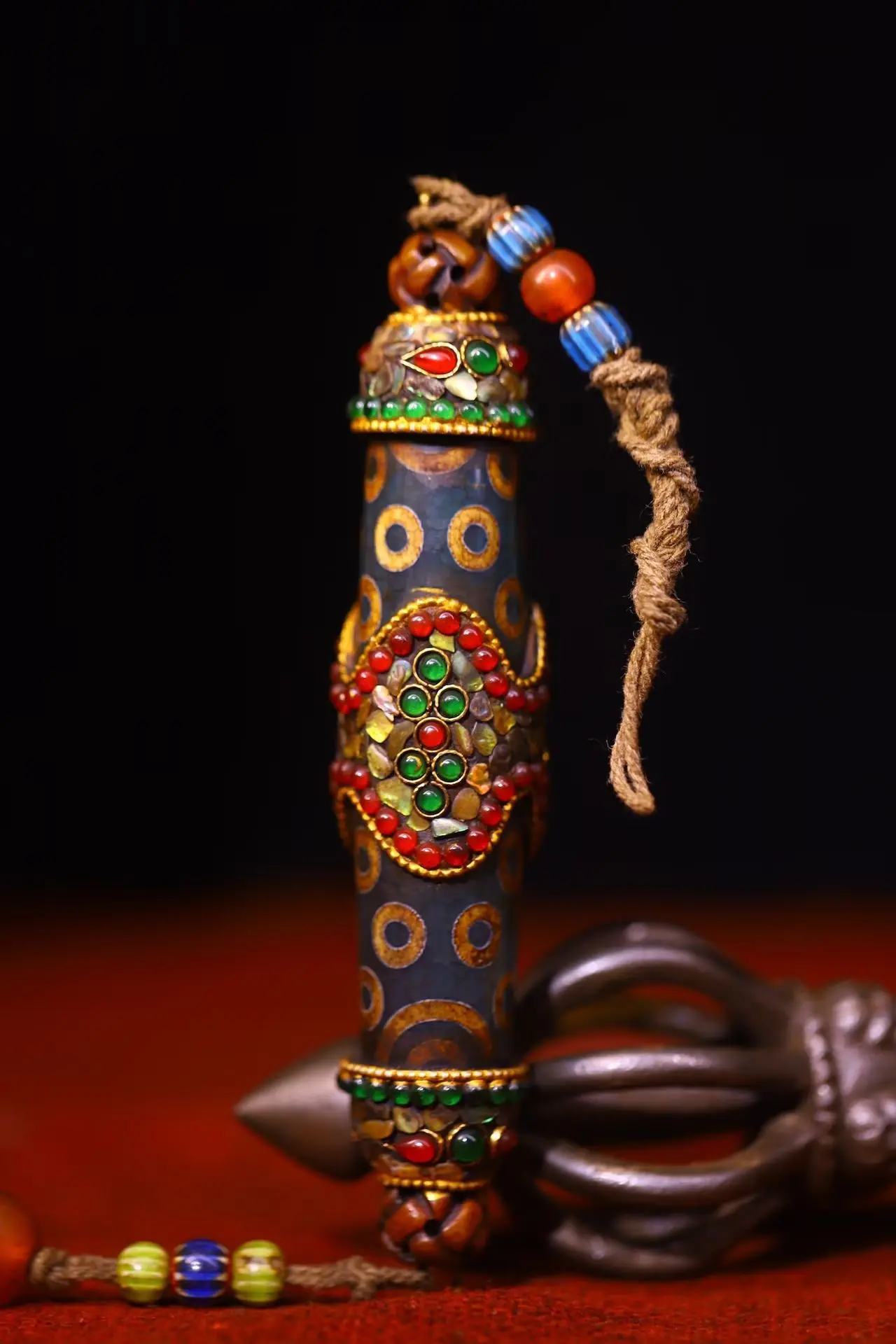 5"Tibetan Temple Collection Old Natural Agate Mosaic Gem gZi Beads Shell Buddha Beads Amulet Pendant Town house Exorcism
5"Tibetan Temple Collection Old Natural Agate Mosaic Gem gZi Beads Shell Buddha Beads Amulet Pendant Town house Exorcism