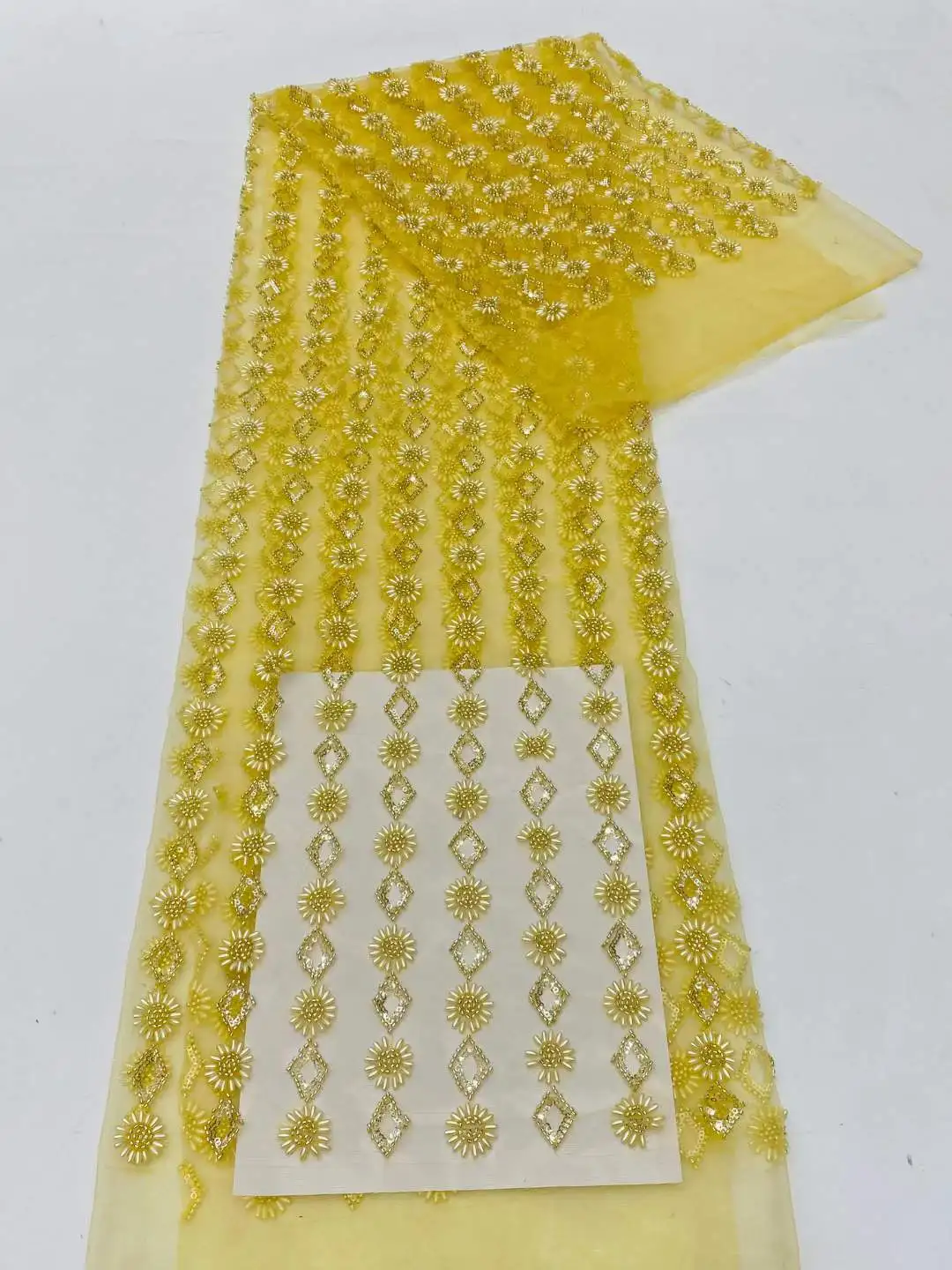 Luxury African Heavy Beaded Laced Fabric Nigerian 3d Flower Tulle Lace Sequins French Fabric For Wedding Cd
Luxury African Heavy Beaded Laced Fabric Nigerian 3d Flower Tulle Lace Sequins French Fabric For Wedding Cd