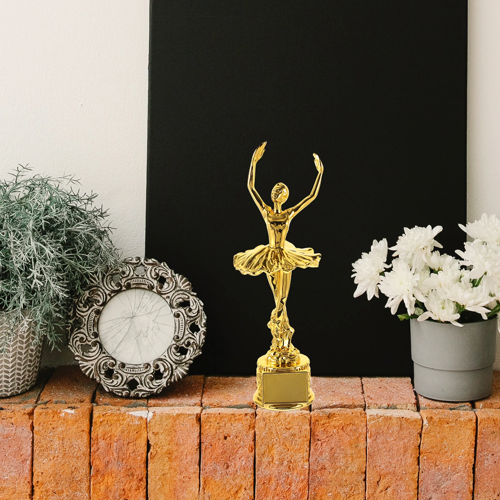 1pc Resin Dancer Decorative Ballet Award Ornament Small Compact Design Desktop For Dance Competition Resin Trophy Cup Graduation
1pc Resin Dancer Decorative Ballet Award Ornament Small Compact Design Desktop For Dance Competition Resin Trophy Cup Graduation