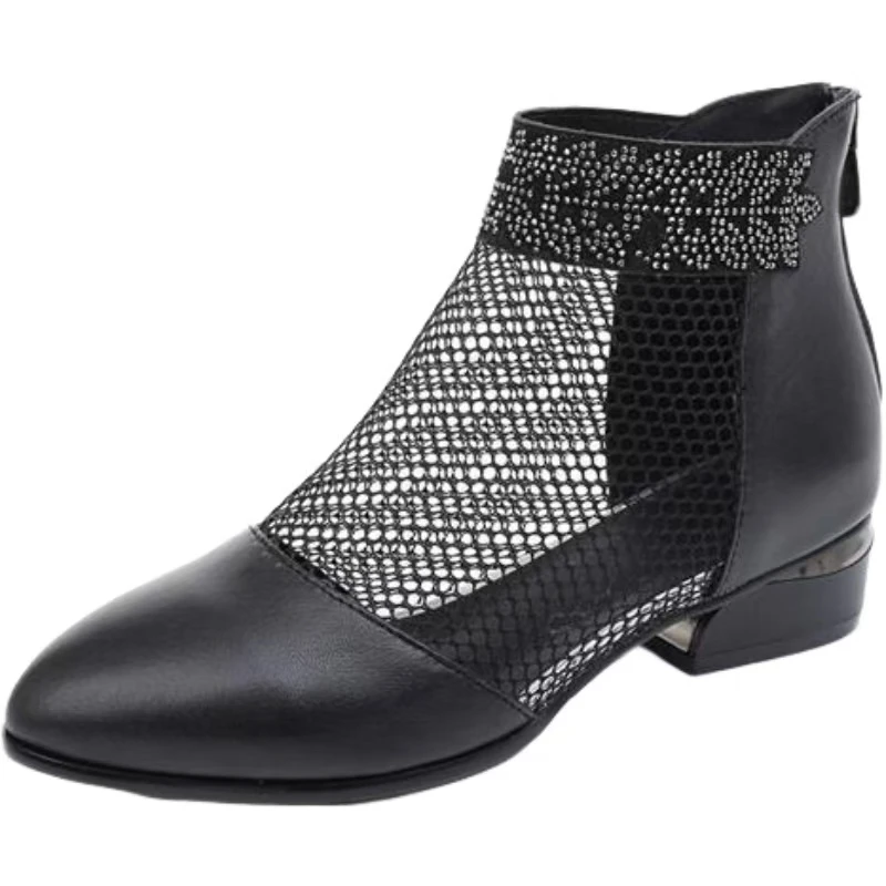 2026 New Women Low Heel Big size cool Boots Spring Summer New Soft sole Genuine Leather Mesh Block Heel Ankle Pointed Toe Boots
2026 New Women Low Heel Big size cool Boots Spring Summer New Soft sole Genuine Leather Mesh Block Heel Ankle Pointed Toe Boots