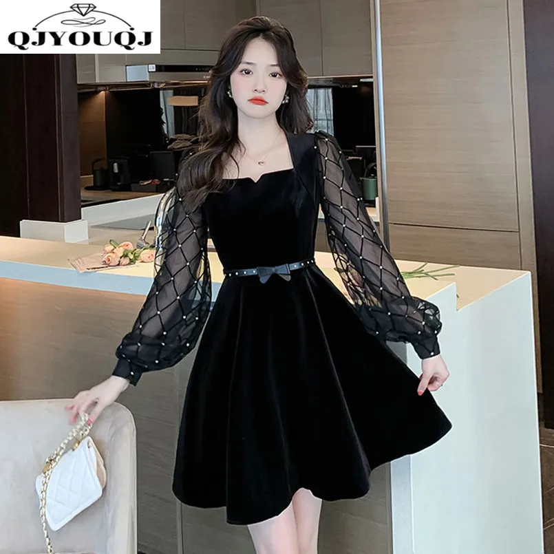 French Square Neck Black Velvet Dress for Women's New Slimming A-line Skirt, Hepburn Style Long Sleeved Short Skirt
French Square Neck Black Velvet Dress for Women's New Slimming A-line Skirt, Hepburn Style Long Sleeved Short Skirt