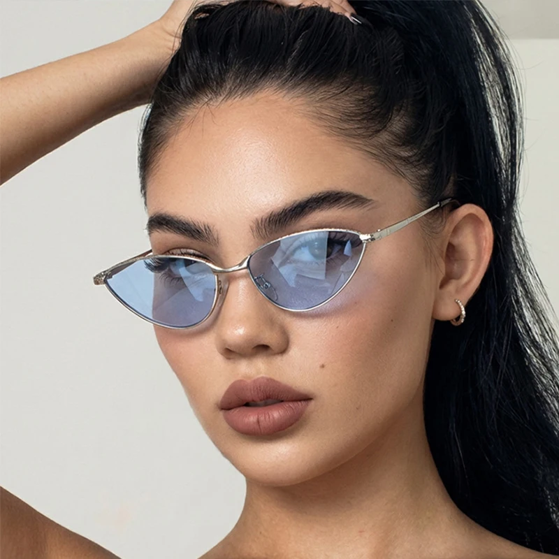 Женские солнцезащитные очки «кошачий глаз» для девочек, винтажные солнцезащитные очки в маленькой треугольной металлической оправе, женские сексуальные солнцезащитные очки, уличные очки UV400
Женские солнцезащитные очки «кошачий глаз» для девочек, винтажные солнцезащитные очки в маленькой треугольной металлической оправе, женские сексуальные солнцезащитные очки, уличные очки UV400