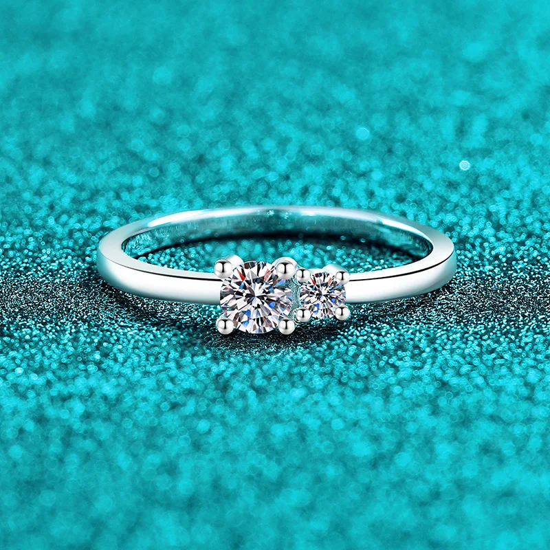 Elegant PT950 Platinum 0.36 Carat All Moissanite Ring for Women, Exquisite Simple Diamond-Studded Thin Band
Elegant PT950 Platinum 0.36 Carat All Moissanite Ring for Women, Exquisite Simple Diamond-Studded Thin Band