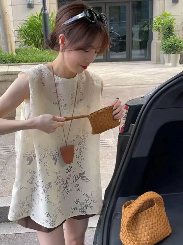 Новая женская летняя блузка в китайском стиле, высококачественный европейский шифоновый топ с вышивкой и ажурными элементами
Новая женская летняя блузка в китайском стиле, высококачественный европейский шифоновый топ с вышивкой и ажурными элементами