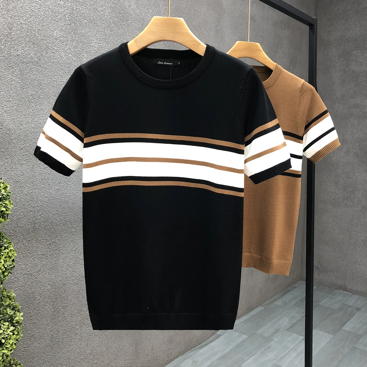 High Quality Simple Striped Knit Shirt for Men's Short Sleeved T-shirt 2024 Summer Style Small Fresh and Casual Tee Shirts A93
High Quality Simple Striped Knit Shirt for Men's Short Sleeved T-shirt 2024 Summer Style Small Fresh and Casual Tee Shirts A93