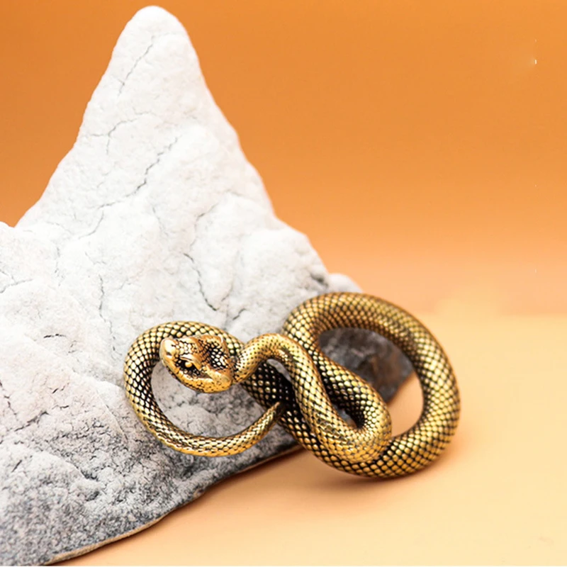 1Pcs New Simulation Metal Snake Head Ornament Pendant Brass Realistic Animal Backpack Decoration Charms Holiday Birthday Gifts
1Pcs New Simulation Metal Snake Head Ornament Pendant Brass Realistic Animal Backpack Decoration Charms Holiday Birthday Gifts