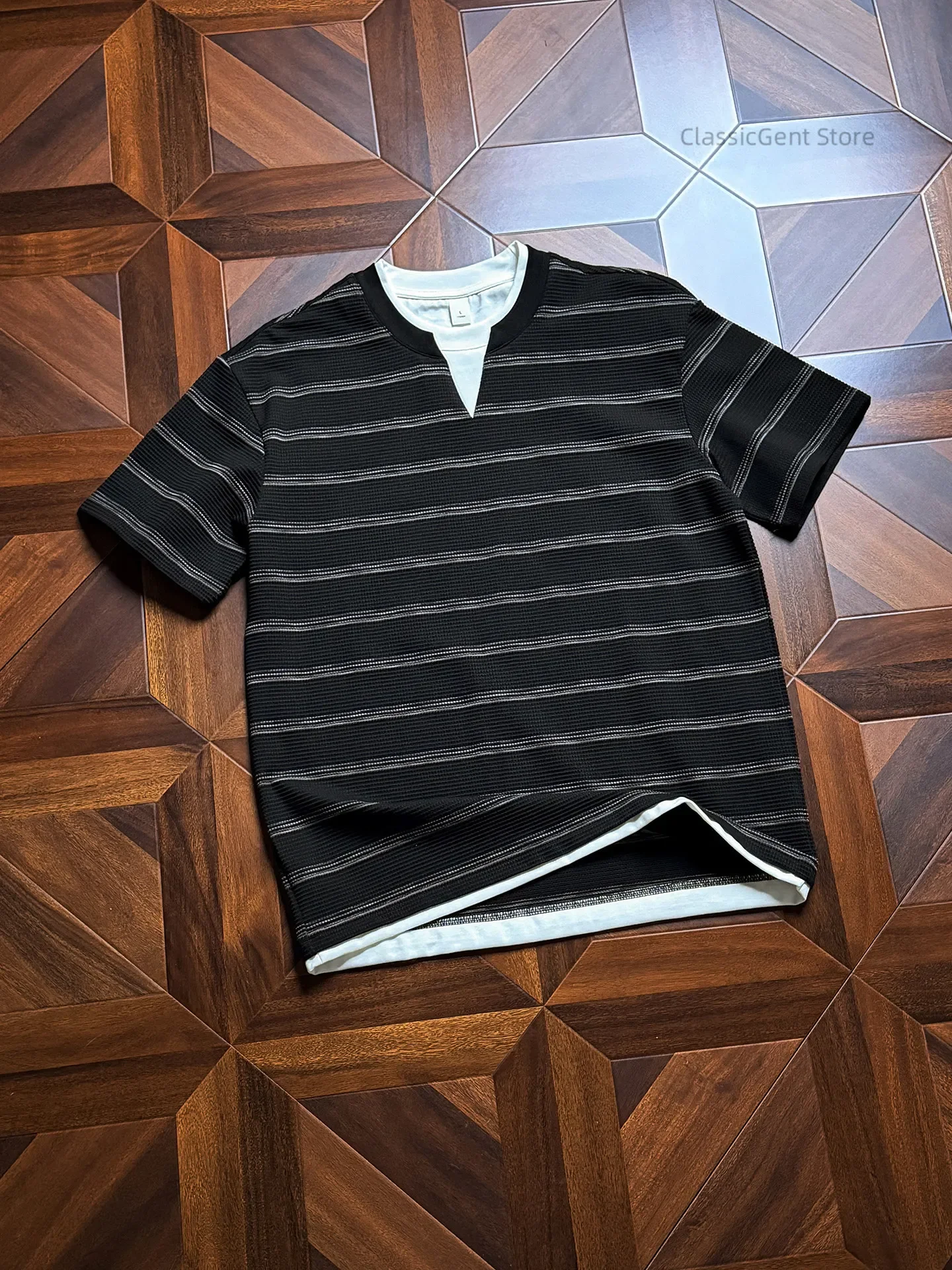 Yoshima jacquard horizontal stripe design, layered fake two V-neck 7.2oz short-sleeved T-shirt
Yoshima jacquard horizontal stripe design, layered fake two V-neck 7.2oz short-sleeved T-shirt