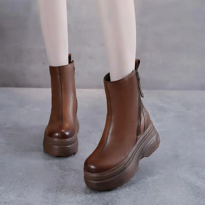 Genuine Leather Boots round Toe Thick Bottom High Heel Side Zipper Top Layer Short Boots British Style Fashion Boots
Genuine Leather Boots round Toe Thick Bottom High Heel Side Zipper Top Layer Short Boots British Style Fashion Boots