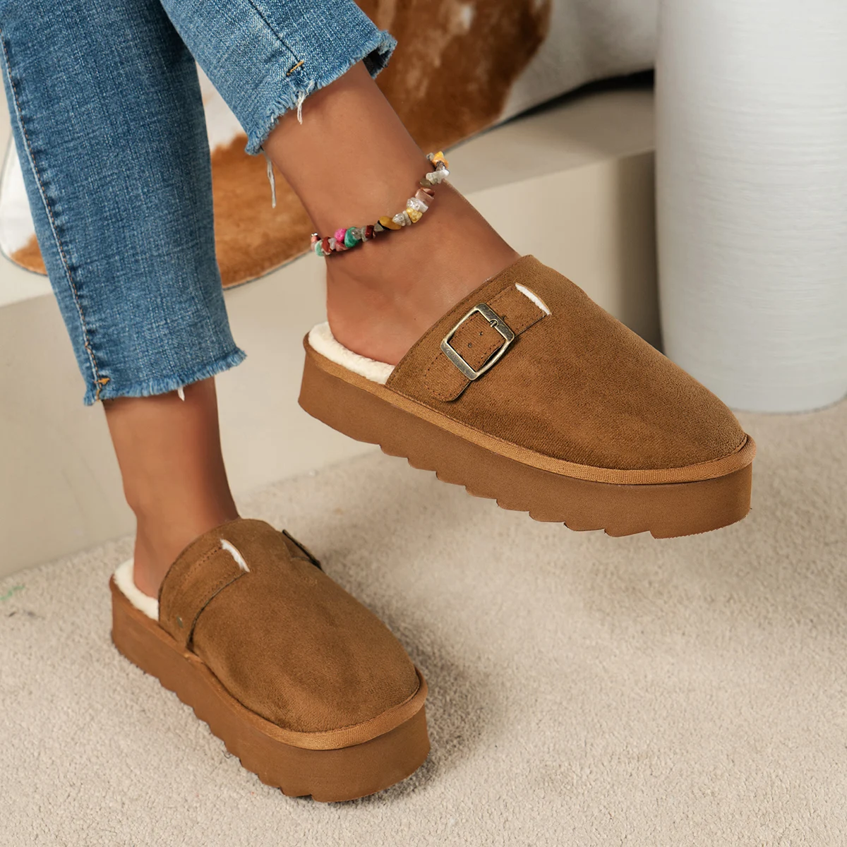 Women's winter plush lined slippers, warm, noise-reducing family slippers, easy to wear and comfortable indoor footwear
Women's winter plush lined slippers, warm, noise-reducing family slippers, easy to wear and comfortable indoor footwear